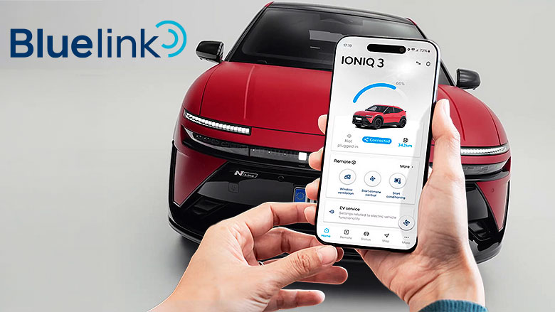 Smartphone con una app de servicios del vehículo con iconos abstractos y, al fondo desenfocado, el IONIQ 3 rojo aparcado