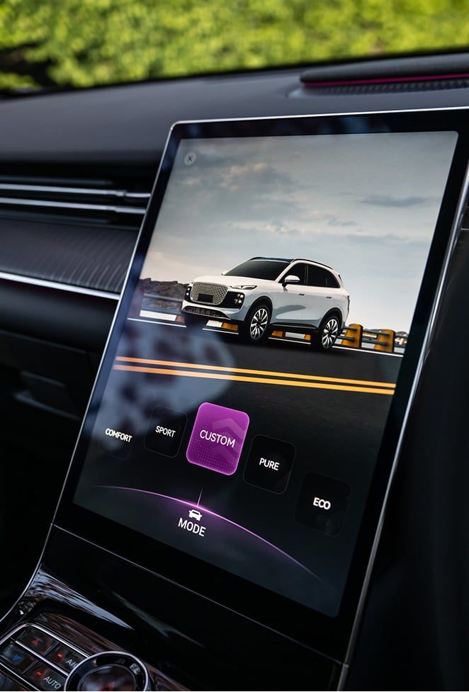 Pantalla de infoentretenimiento mostrando los modos de conducción del vehículo