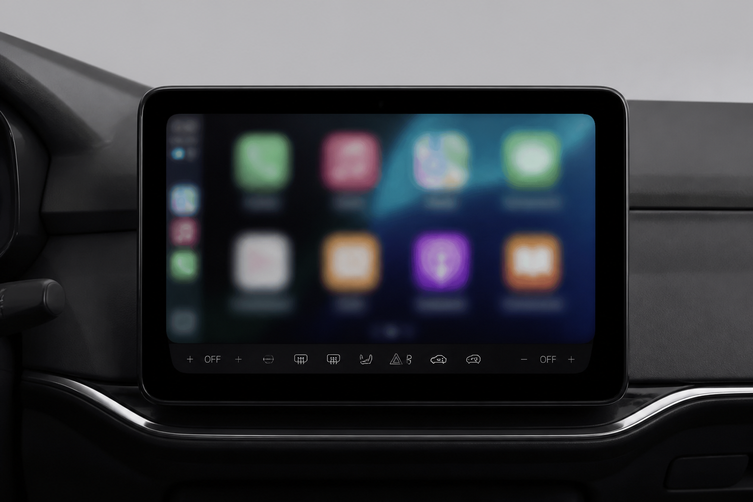 Pantalla central del coche mostrando una interfaz de proyección de smartphone con iconos desenfocados