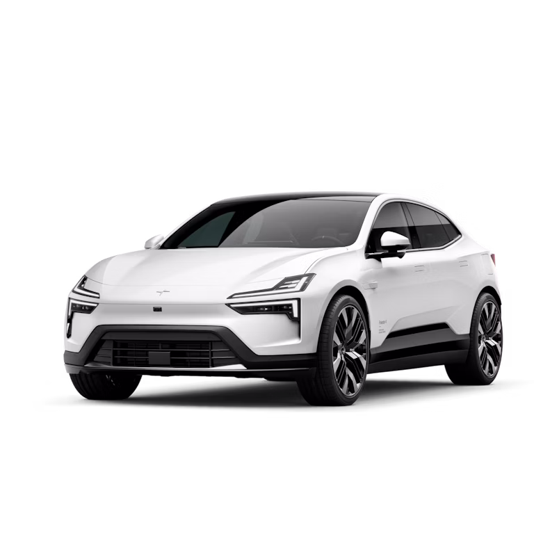 Render de estudio de un Polestar 4 coupé blanco con techo negro y llantas multirradio bicolor, vista tres cuartos delantera.
