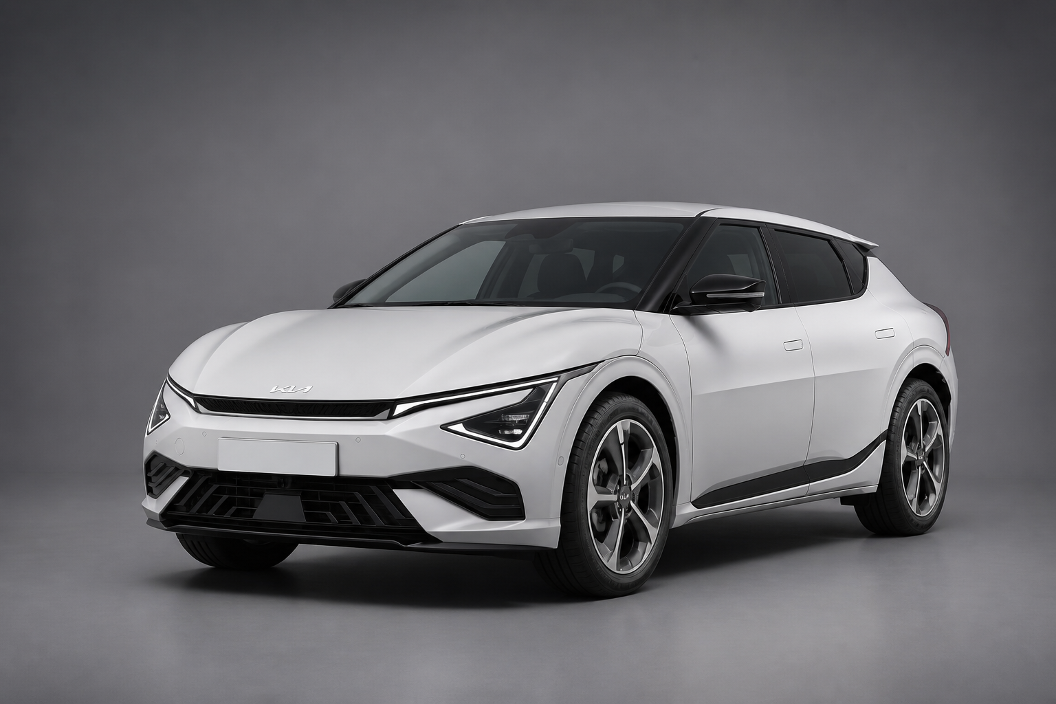 Kia EV6 blanco en plató neutro, vista tres cuartos delantera con luz suave
