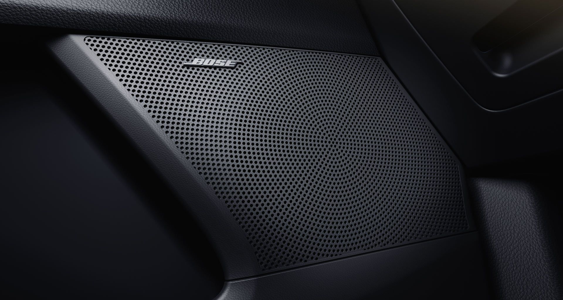Altavoz Bose integrado en el panel de la puerta interior